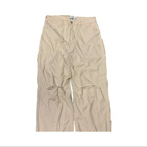 Plus Cream High Rise Slit Knee Skate
Jeans